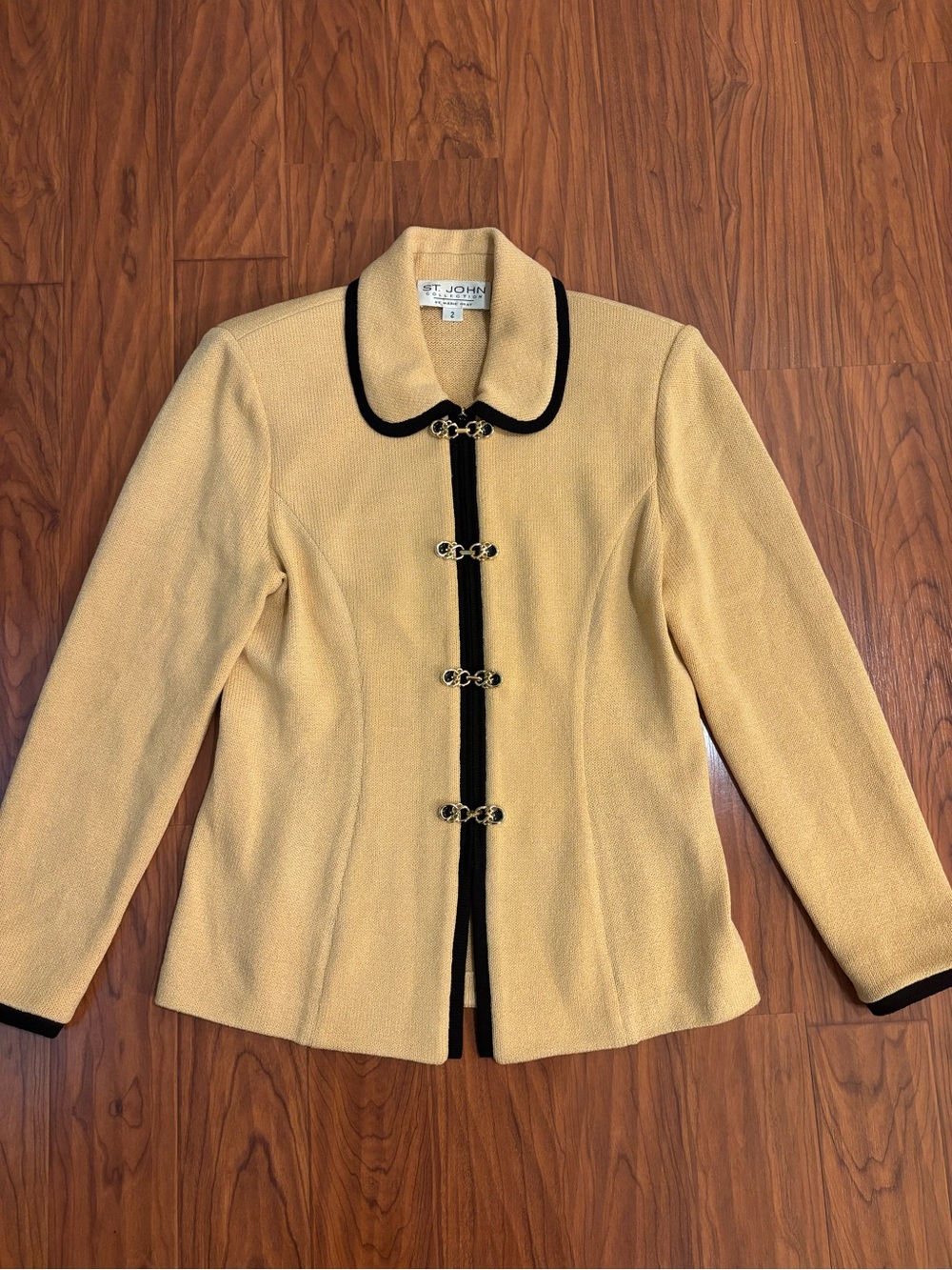 St John Yellow Knit Jacket with Black Trim Womens 2 Zipper Gold Clasps Closure